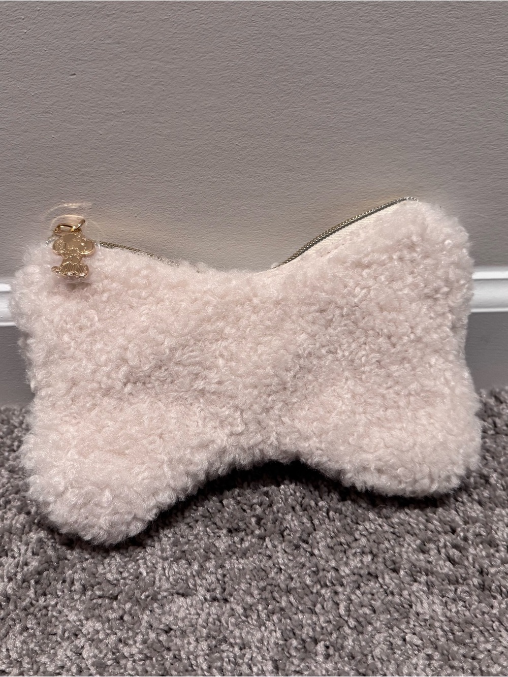 Snoopy small fuzzy bone-shaped cosmetic bag
